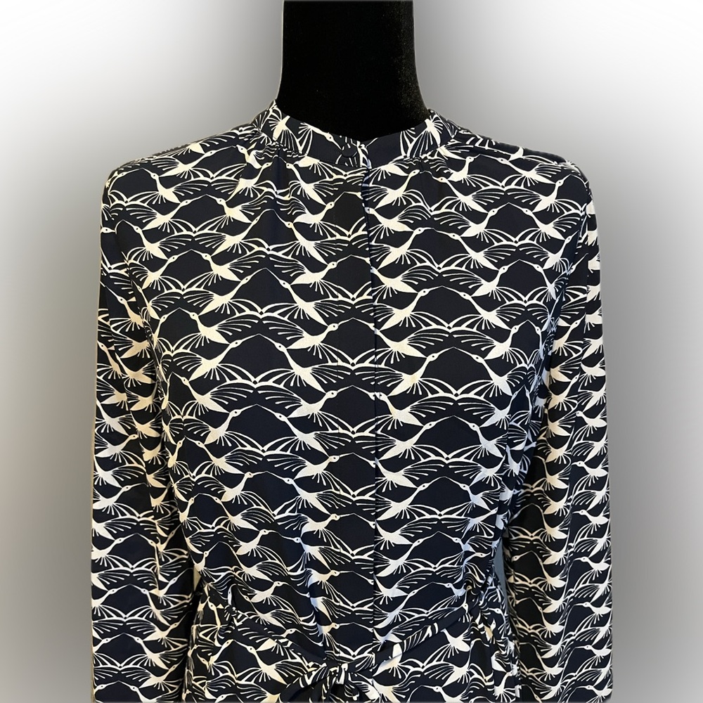Chico’s Geometric Bird Tunic in Navy and White size M - Picture 3 of 13